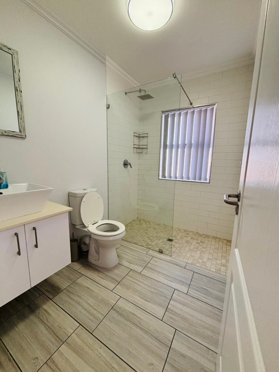 To Let 3 Bedroom Property for Rent in Aston Bay Eastern Cape